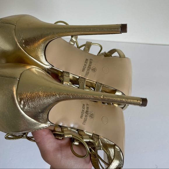 Liliana Gold Sexy Stiletto Heels. Size 10 - Picture 5 of 10